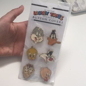 6 vintage Looney Tunes Disney button covers 1993